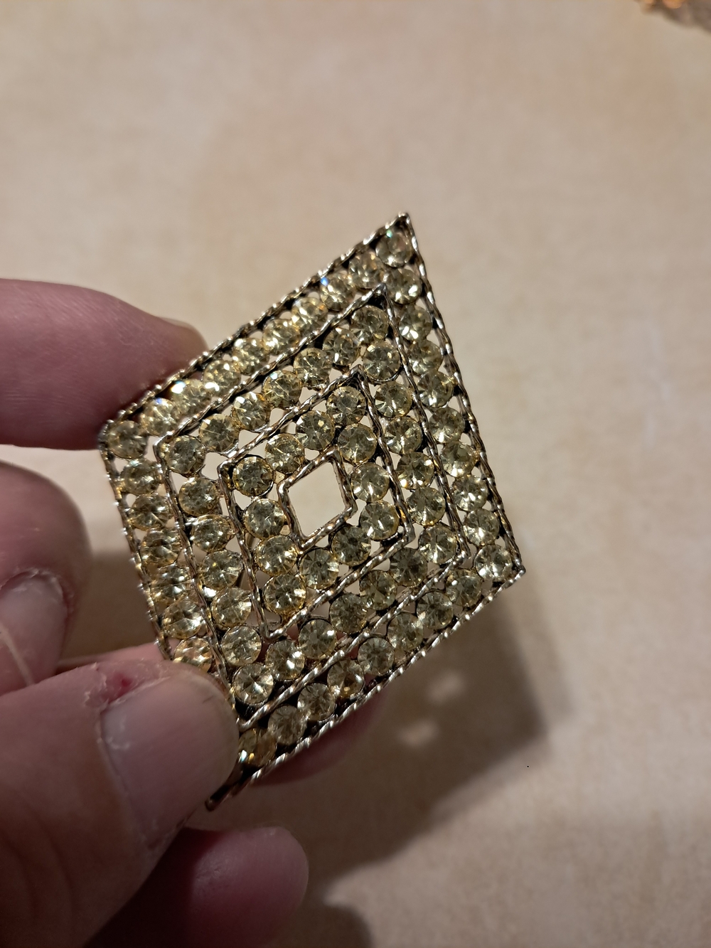 Vintage Rhinestone Brooch Gold Tone with a Diamond Shaped design #glamour #rhine